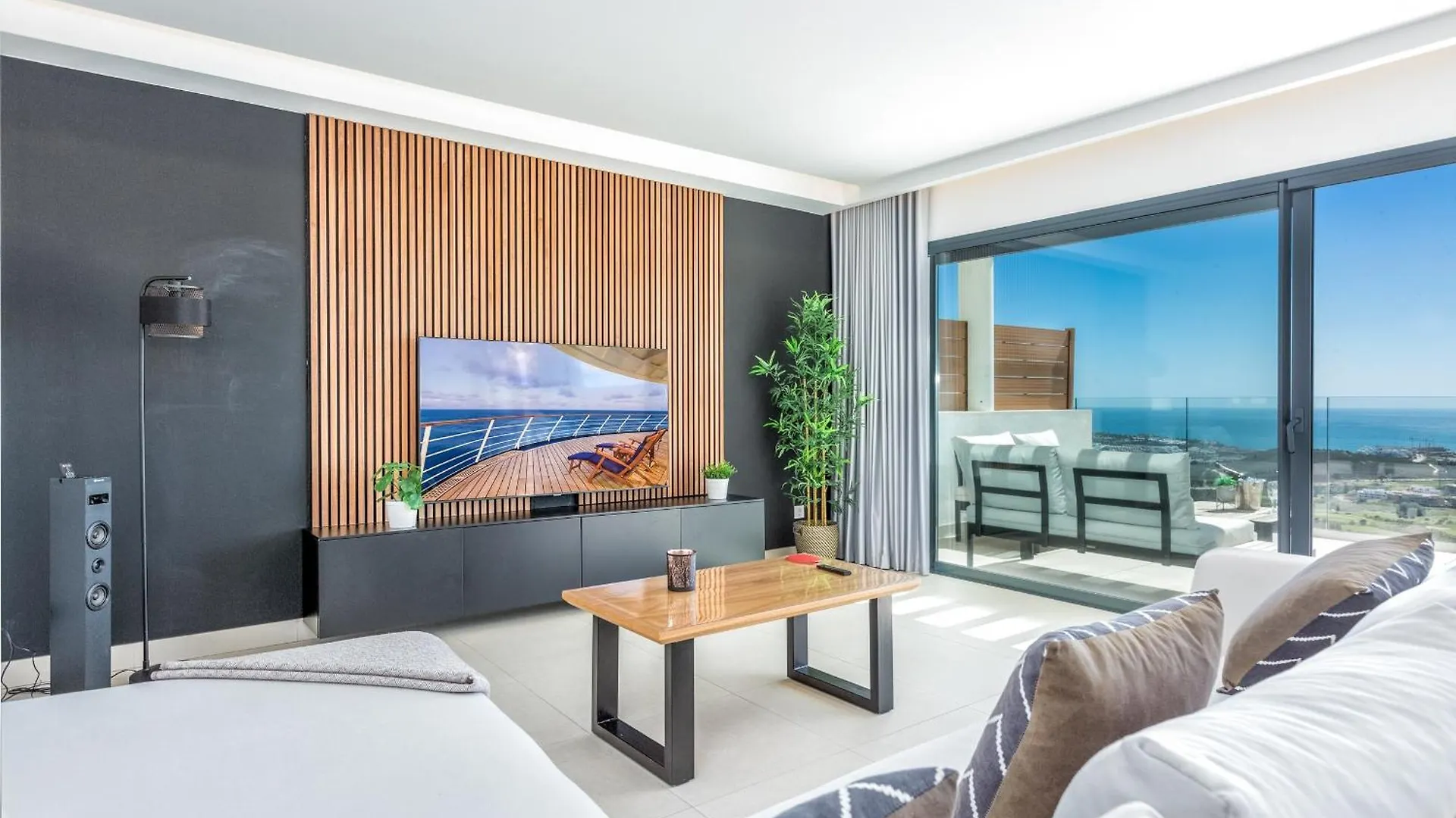 Διαμέρισμα Vivi Homes - The Heights Pool, Gym, Sauna, Terrace & Sea View La Cala De Mijas Ισπανία